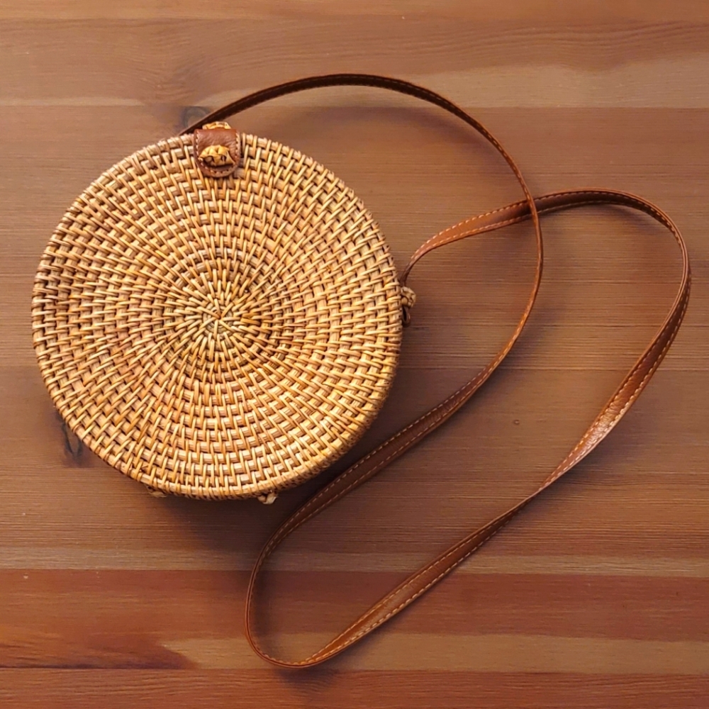 Rattan Circle Crossbody Bag